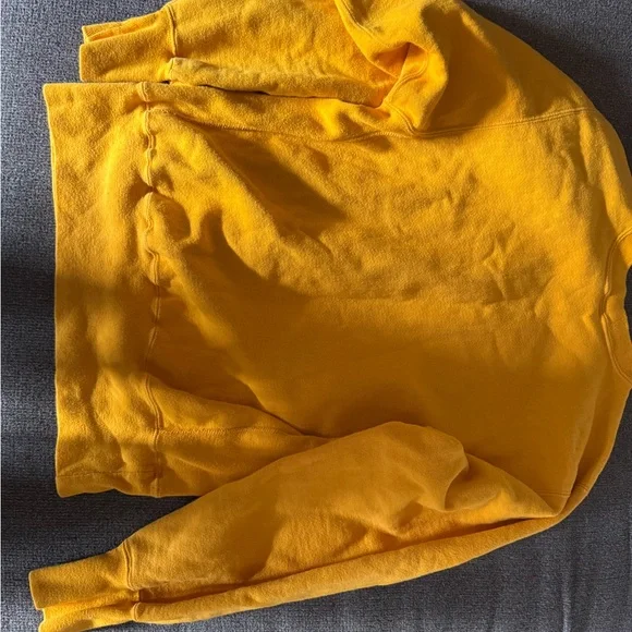 Champion Vintage Yellow Iowa State Sweatshirt - Picture 4 of 4